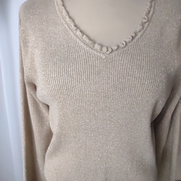 Gold V-Neck Scoop Sweeater with Ruffles PL - Picture 3 of 8
